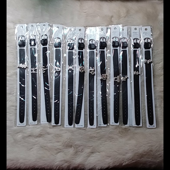 4 dozen rubber Zodiac bracelets - Picture 1 of 7